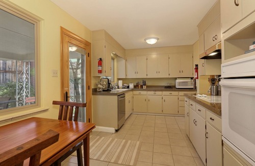 Belcaro House | !DENVER'S BEST ADDRESS! QUIET & CLEAN. WALK TO DINING, CHERRY CK & WASHINGTON PK