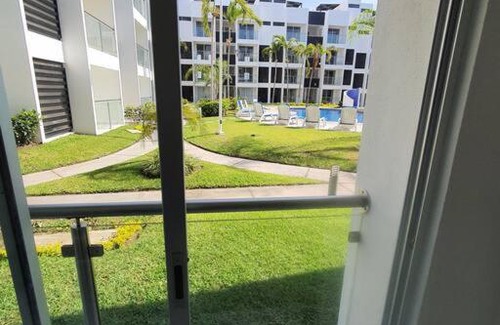 Manzanillo Apartment | Departamento de lujo en Manzanillo, planta baja frente a la alberca