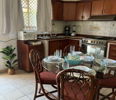 Downtown Mazatlan Apartment | Departamento en el Área de Olas Altas