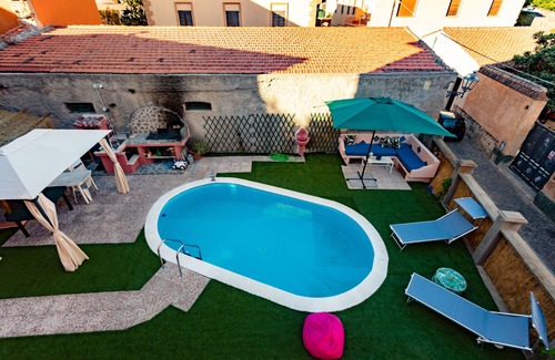 Oristano Historic Centre House | Dependence 2 Fronte Piscina in Centro Storico