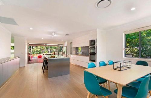 Sunshine Beach House | Depper St Beautifully Renovated Beach House