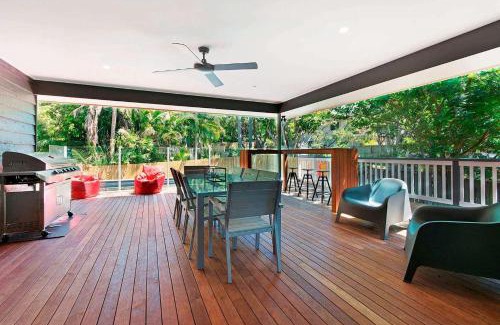 Sunshine Beach House | Depper St Beautifully Renovated Beach House