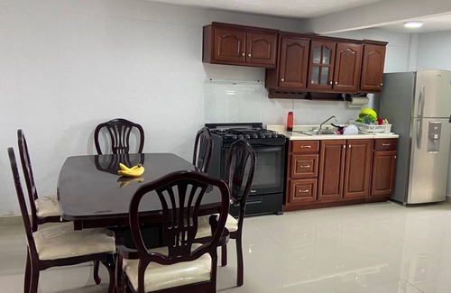 Tepotzotlan House | Depto Amueblado Cocina Comedor 2camas Sala Jardín Asador Garage a 8min de Centro