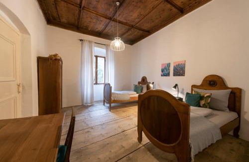 Pianizza Di Sopra Apartment | der Paterhof- wohnen in historischen Mauern