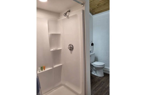 Laguna Park Apartment | Derekville #4 - Private Unit - Gated Pool