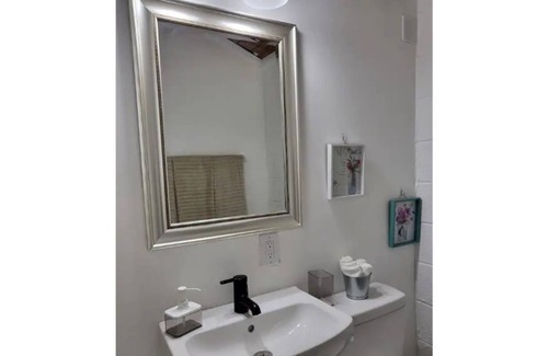 Laguna Park Apartment | Derekville #6 - Private Unit - Gated Pool