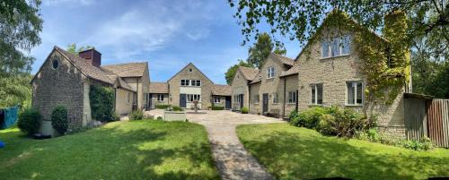 Coberley House | Derrybrook Cottage, Twin or Superking, Seven Springs Cottages