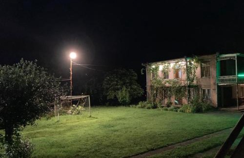 Mukhuri House | Des Nana