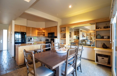 Redmond Condo | Deschutes River View Condo Eagle Crest - 3 bdrm 2 bth with Deschutes River View