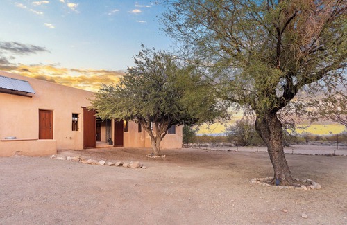 Marana House | Desert adventure lodging