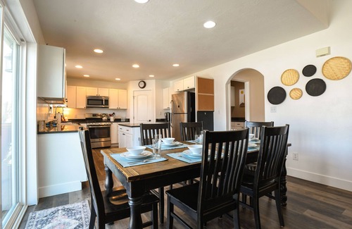 Moab South Valley House | Desert and Mountain Views from this large home set up to be your Moab home base