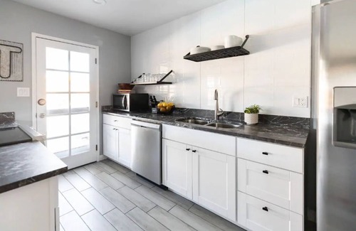 Cox Heights House | *DESERT JEWEL* 4BR/2BA, Pool/Hot Tub ~OLD TOWN~
