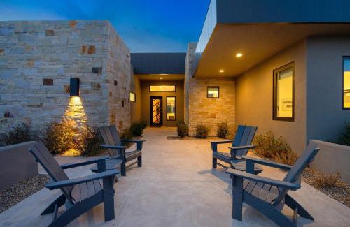 St. George House | Desert Mirage
