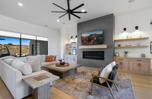 St. George House | Desert Mirage