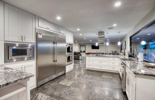 Sunburst Farms East House | Desert Oasis - 6BR Home in North Scottsdale
