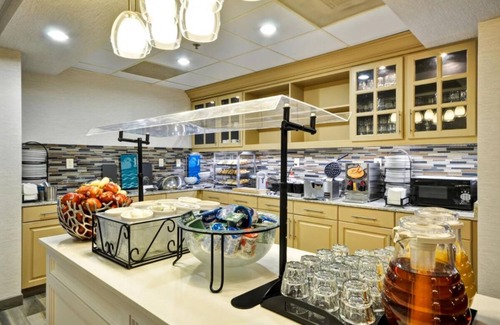 Camelback East Hotel | Desert Oasis Retreat in Phoenix! Free Breakfast, Pool, Kitchen, Pets Allowed!