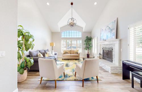 Coronado Ranch House | Desert Ridge Retreat
