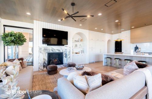 St. George House | Desert Sapphire at Desert Color (by Ember Stays)