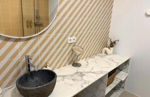El Cabanyal Apartment | Design and style next to Playa de Valencia