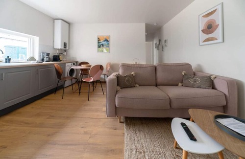 Champ-Capelet Apartment | Design apartment, 5' center, free pkg