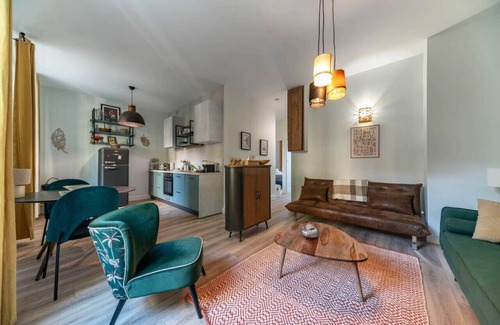 Republique Apartment | Design apartment in the city center near Thermes