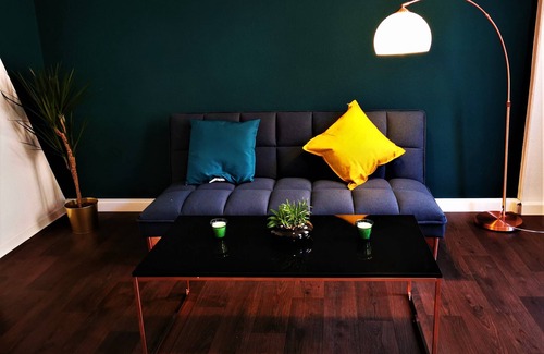 Marienthal Ost Apartment | Design apartment in Zwickau for up to 3 people