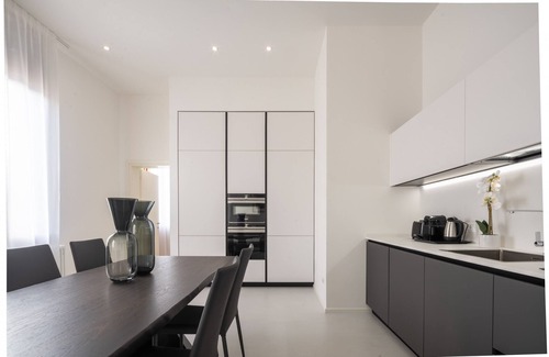 San Polo Apartment | Design Apartment with Balcony on the Grand Canal R