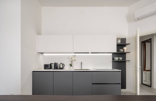 San Polo Apartment | Design Apartment with Balcony on the Grand Canal R