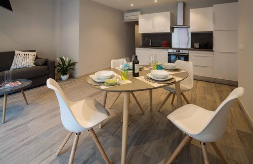 Antibes Old Town Apartment | Design, bright, splendid 3p in the heart of Antibes 5 min walk from the beach