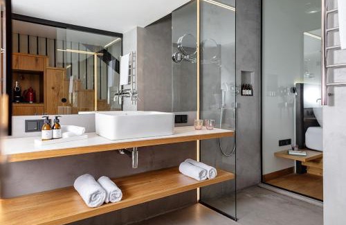 Lochau Ski Chalet | Design-Chalet mit Teilseeblick, Pool, Spa & Restaurant