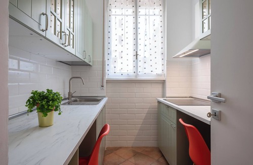 Marsala Apartment | Design near Termini, in lively neighborhood, 20 minutes Colosseum and Centro Storico