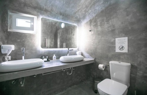 Paradise Hotel | Design Suite A - Clear Sea View, Infinity Pool, Pool bar, Outdoor Gym