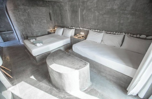 Paradise Hotel | Design Suite A - Clear Sea View, Infinity Pool, Pool bar, Outdoor Gym
