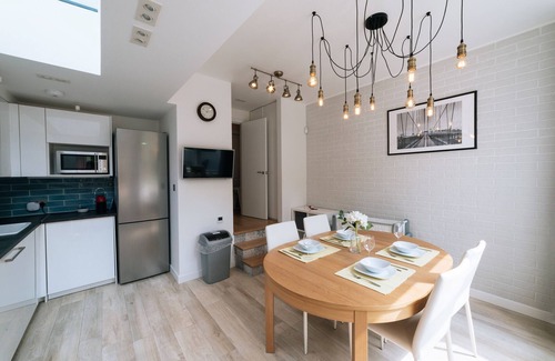 Peninsula House | Designer 3 bedroom 3 bathroom home in Royal Greenwich, close to The O2