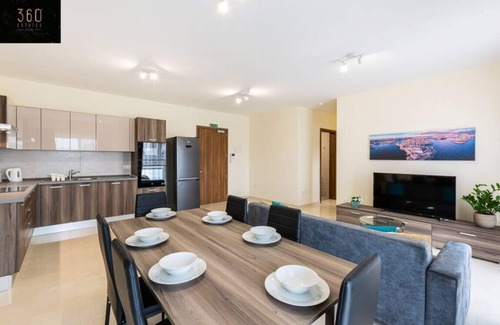 Marsaxlokk Apartment | Designer 3BR home, w/lovely green views & WIFI