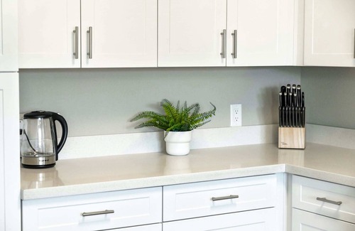 Sparks Apartment | Designer Apt With Jacuzzi Pool Mountain Views