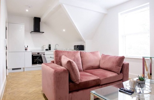 Canton Apartment | Designer Cardiff Apartments with Free Parking