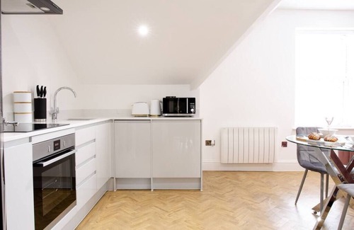 Canton Apartment | Designer Cardiff Apartments with Free Parking