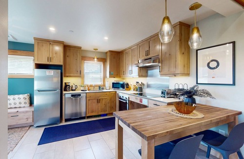 Central Tacoma Apartment | Designer Cottage | Accessible Kitchen & Bathroom | 5 Minutes to Downtown