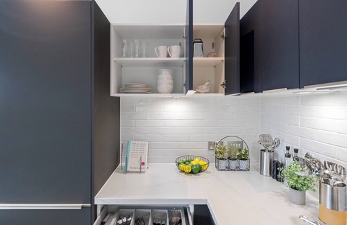 Clock House Apartment | Designer Flat in Prime Location