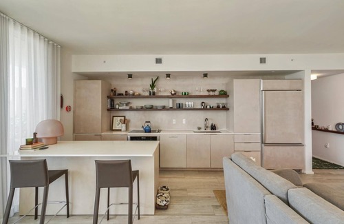 Midtown Condo | Designer Gem In The Middle of Everything - Gym, Pool, Parking, Views, Walkable!