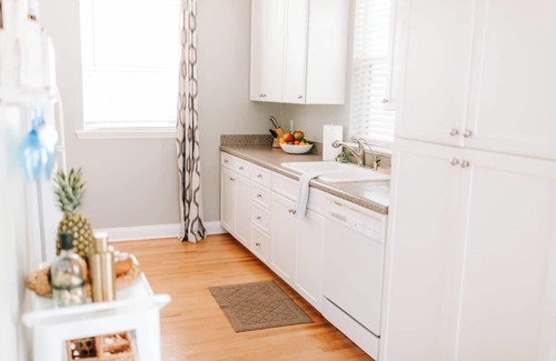 Downtown Dunedin House | Designer Home for 8 Walk to Downtown Dunedin and Waterfront