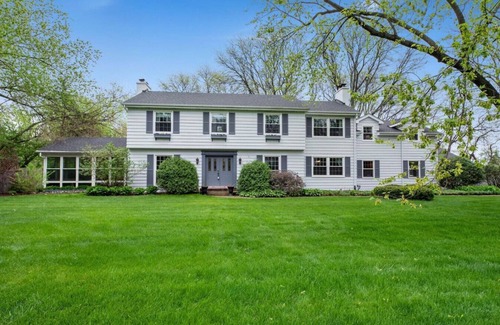 Fox Valley House | Designer Home: Heated Pool, Hot Tub, 4 Kings, Near Chicago