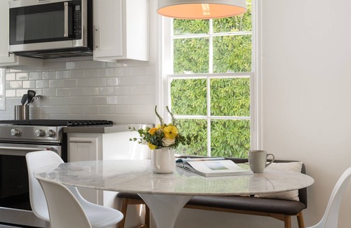Montecito House | Designer's Seaside Getaway in Montecito, easy walk to beach and cafe