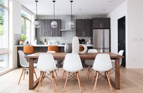 Atlantic House | Designer Urban Retreat w/Rooftop Deck & Fireplace