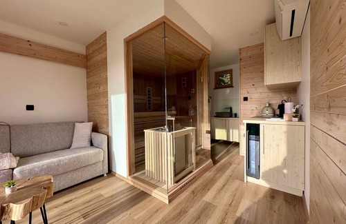 Sencur House | Desiree with Sauna&HotTube in Resort Potatoland