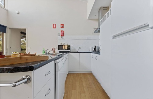Forge Creek House | Despatch - Waterfront Retreat: Secluded lodges perfect for nature lovers