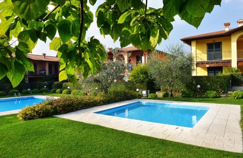 Puegnago del Garda Apartment | DESY HOUSE