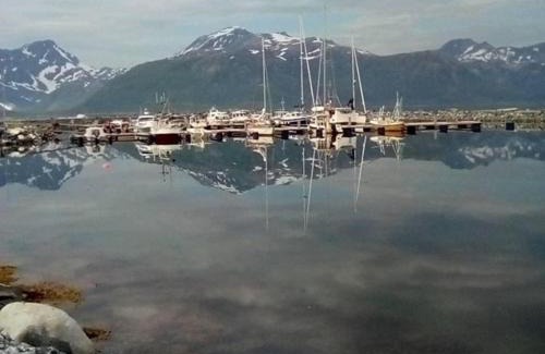 Tromso House | Det røde huset på Vågnes