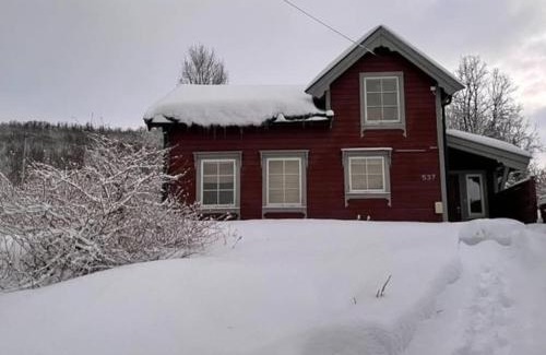 Tromso House | Det røde huset på Vågnes